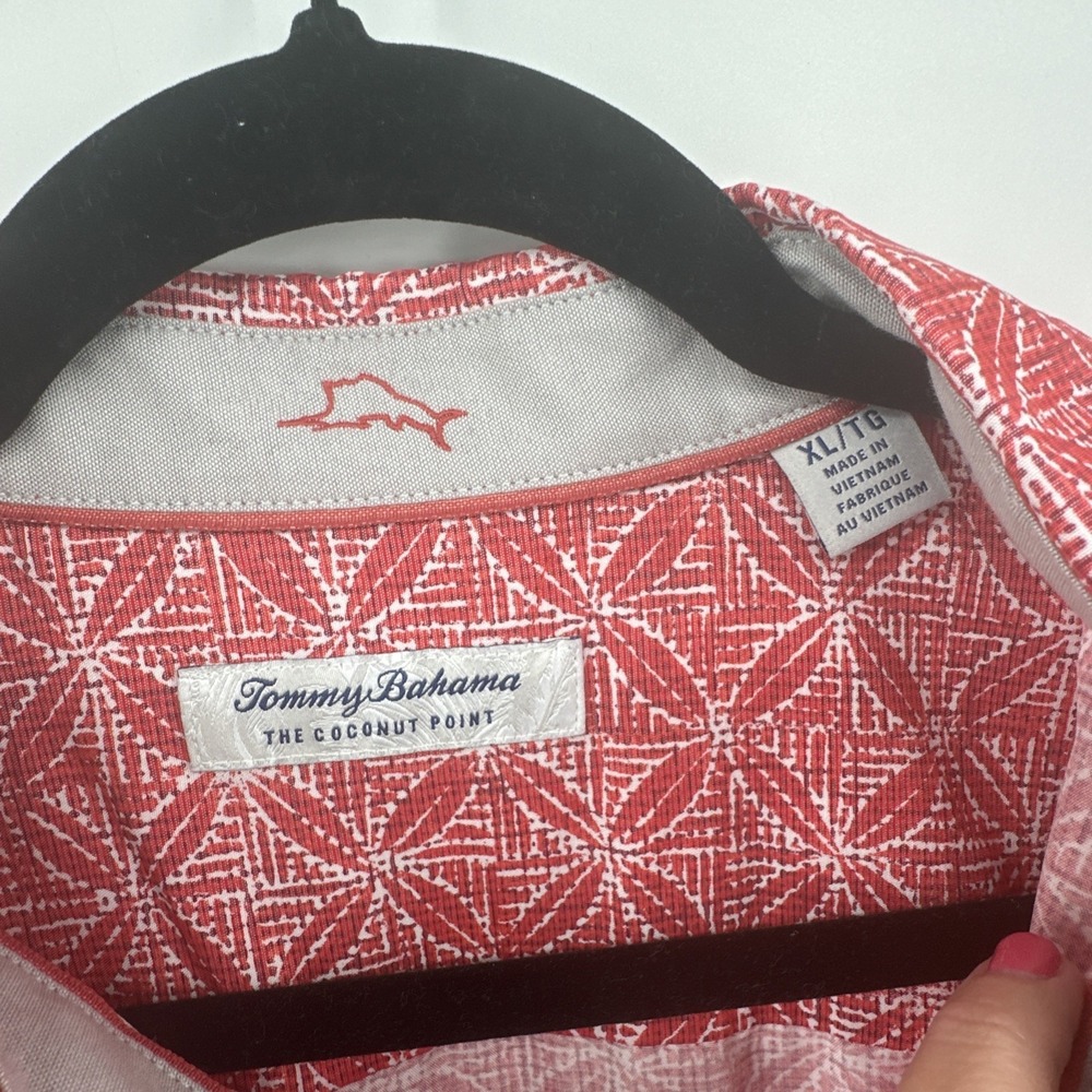 Tommy Bahama Coconut Point Mens XL Red White Geometric Island Zone Short Sleeve - Picture 2 of 8